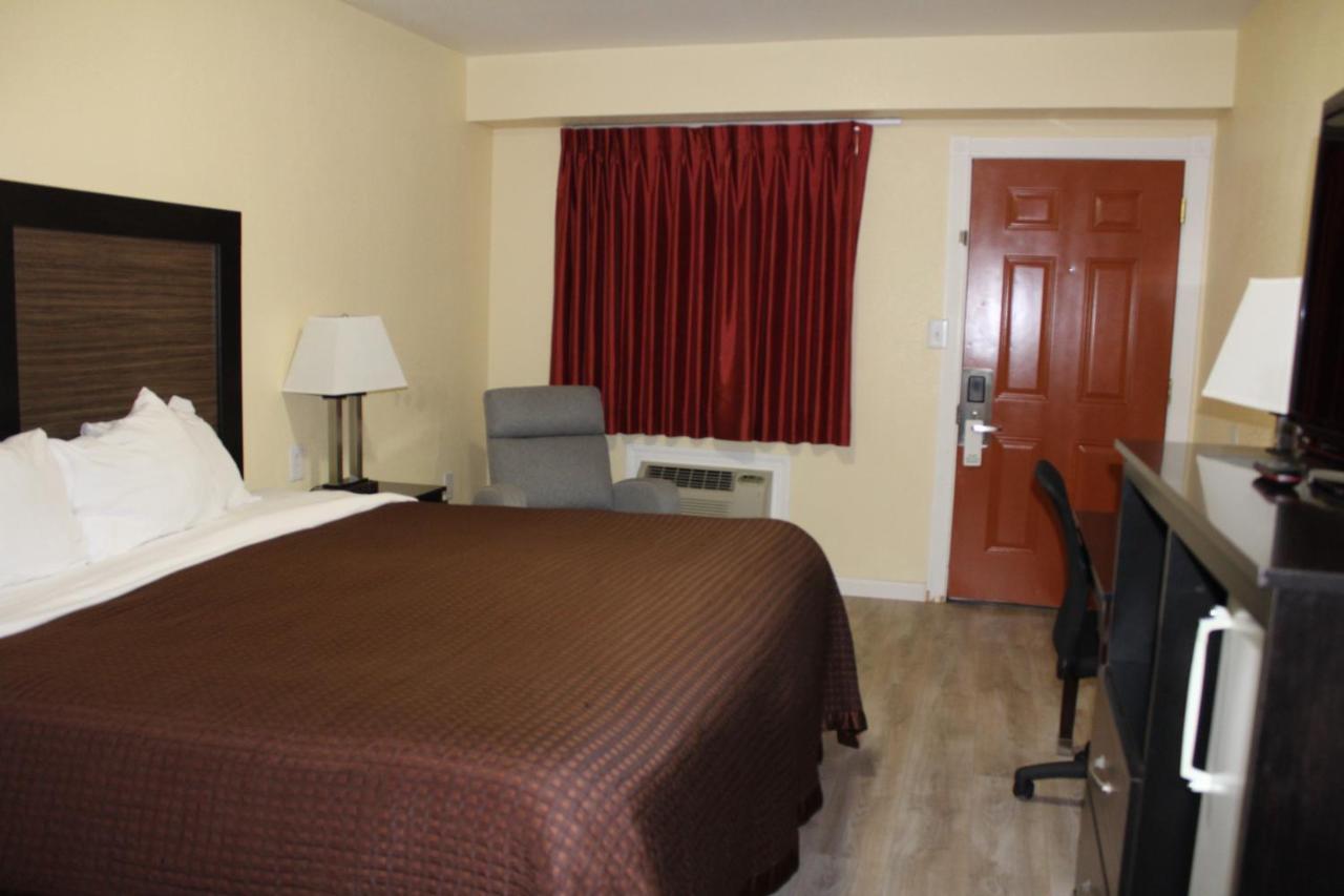 Rodeway Inn Medford South I-5 Exterior photo
