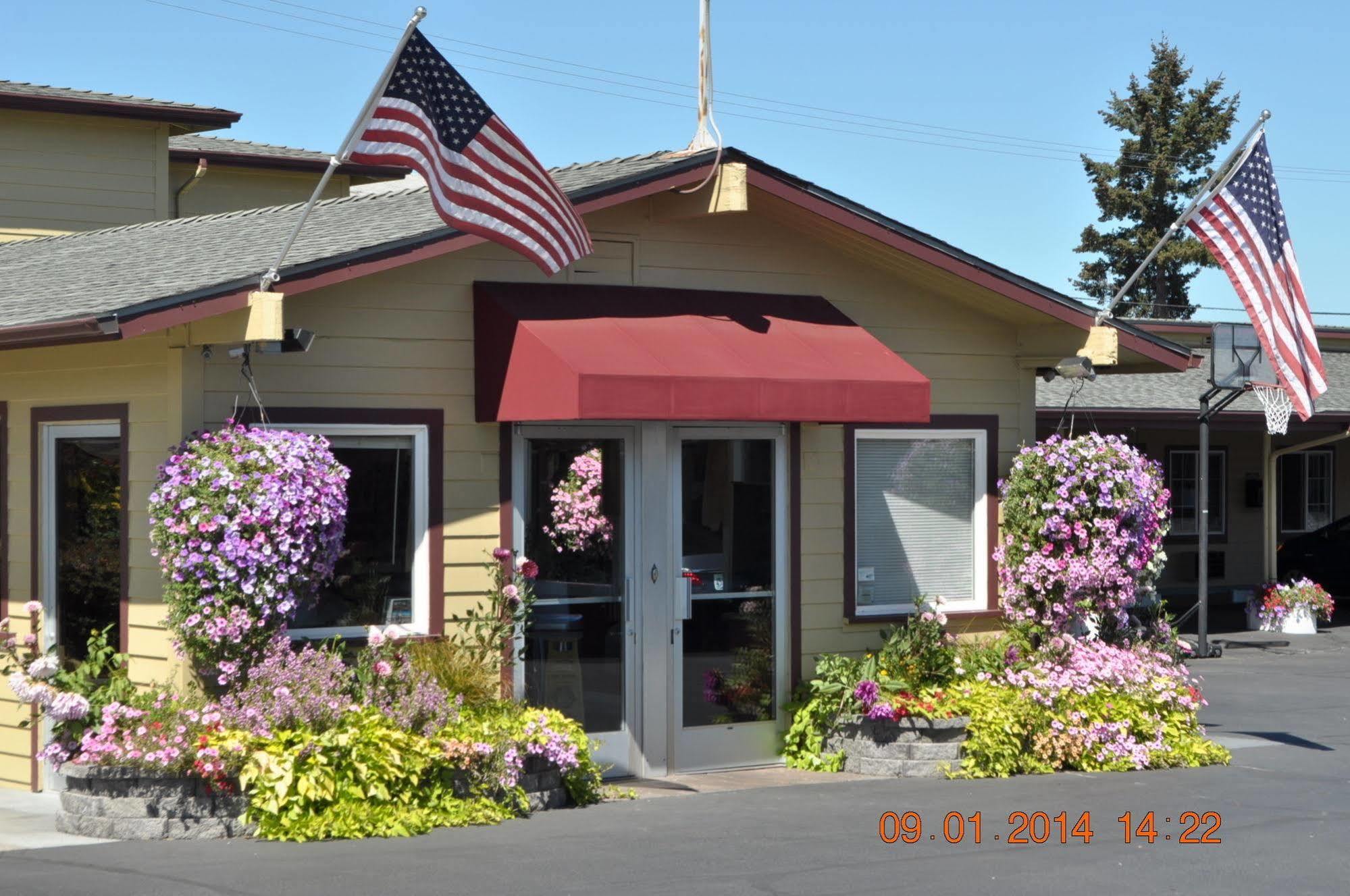 Rodeway Inn Medford South I-5 Exterior photo